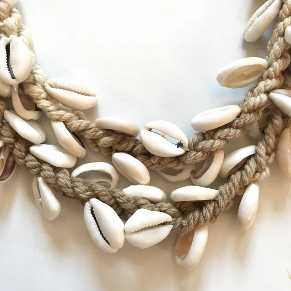 Twine & Twig Cowrie Shell Beaded Necklace Womens Suede Strap Cream Beads Boho - Picture 5 of 13